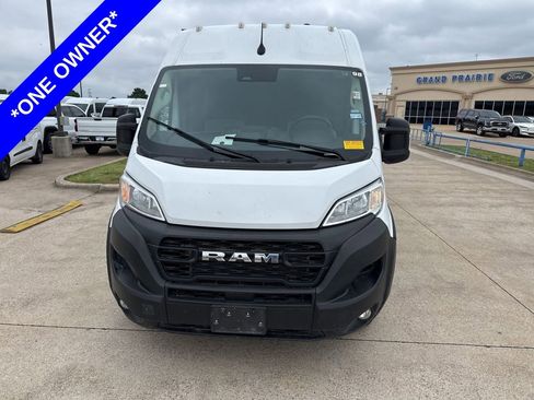 Used 2024 RAM ProMaster 2500 w/ Convenience Group FWD image 2