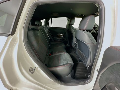 Certified 2025 Mercedes-Benz GLA 250 image 28