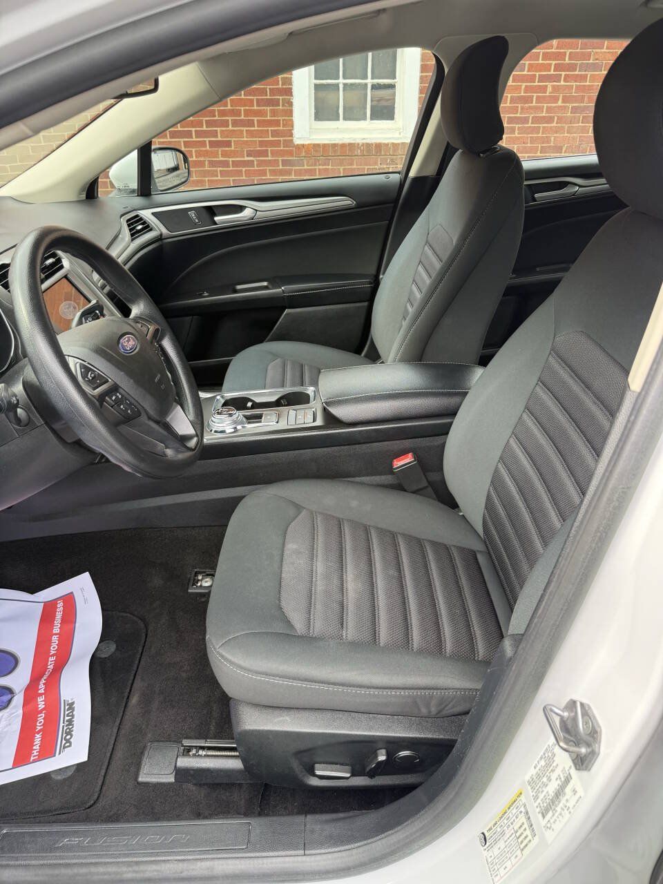 Used 2019 Ford Fusion SE FWD image 5