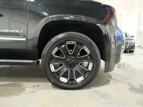 Used 2019 GMC Yukon XL Denali w/ Denali Ultimate Package AWD/4WD image 16