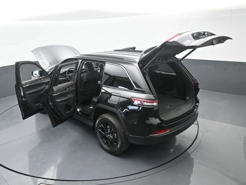 New 2026 Jeep Grand Cherokee Altitude image 58