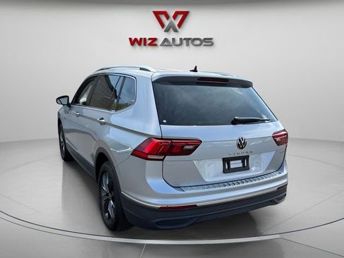 Used 2022 Volkswagen Tiguan SE image 3