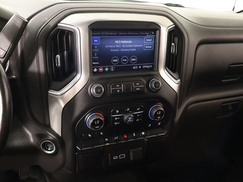 Used 2021 Chevrolet Silverado 1500 LT AWD/4WD image 5