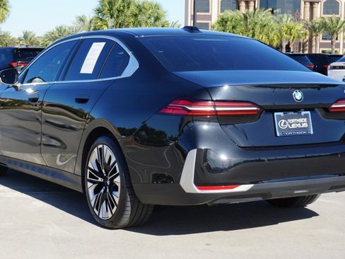 Used 2024 BMW 530i 530i w/ Convenience Package image 8