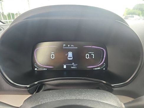Used 2023 Kia Soul LX w/ LX Technology Package FWD image 14