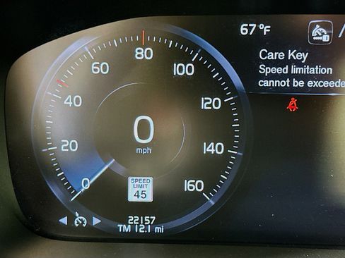 Used 2021 Volvo S60 T5 Momentum w/ Premium Package image 19