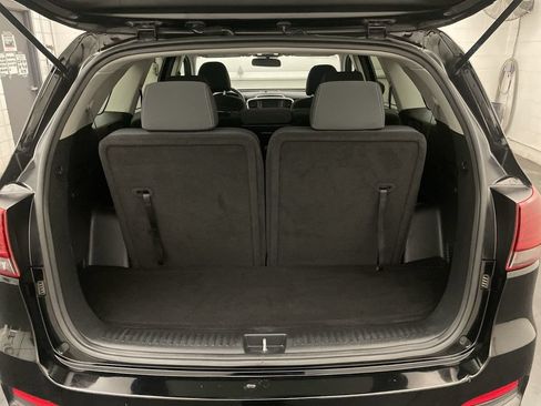 Used 2020 Kia Sorento LX FWD image 17