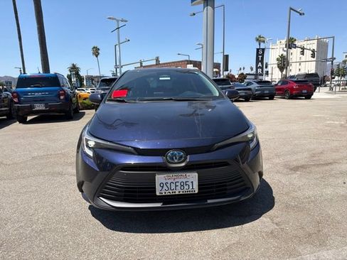 Used 2025 Toyota Corolla LE w/ LE Premium Package FWD image 2