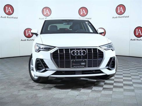 Certified 2024 Audi Q3 2.0T Premium Plus w/ Premium Plus Package image 3