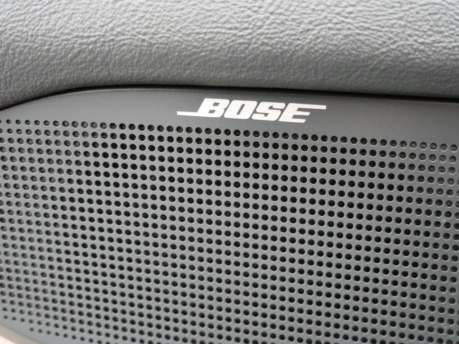 Certified 2025 Volvo EX90 Plus AWD/4WD image 18