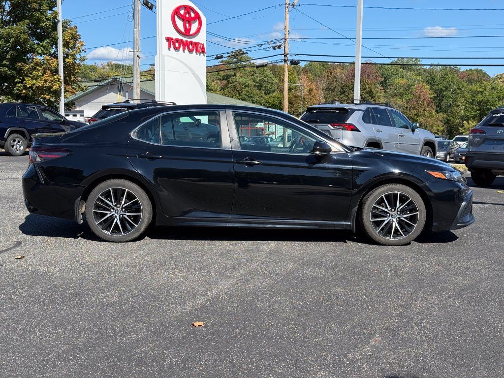 Used 2024 Toyota Camry SE w/ Cold Weather Package AWD/4WD image 7