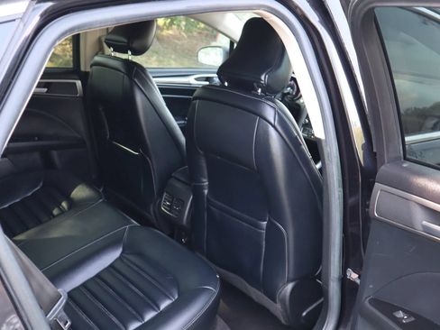 Used 2019 Ford Fusion SEL FWD image 18