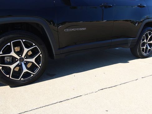 Used 2025 Jeep Compass Limited AWD/4WD image 10