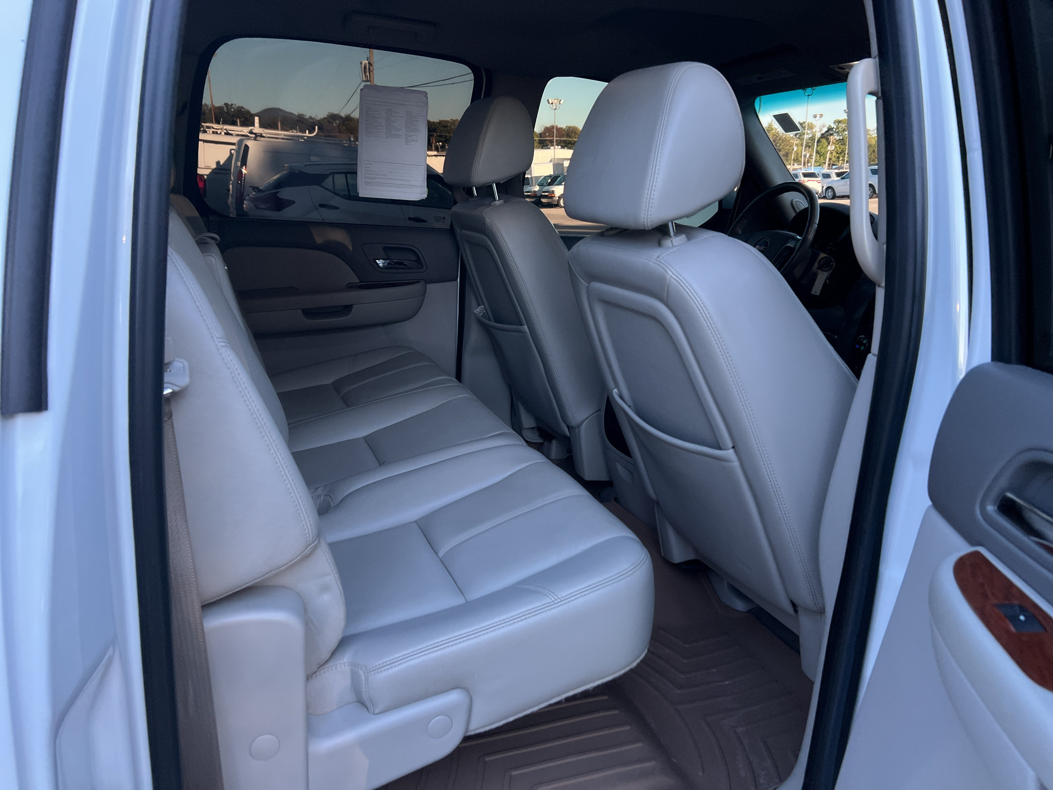 Used 2008 GMC Sierra 1500 SLT w/ SLT Preferred Package AWD/4WD image 10