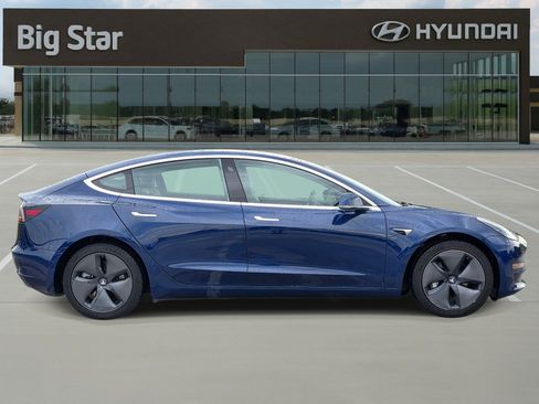 Used 2018 Tesla Model 3 Mid Range RWD image 5