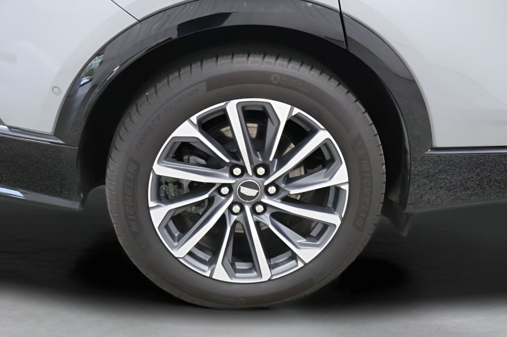 Used 2024 Cadillac Lyriq Sport AWD/4WD image 34