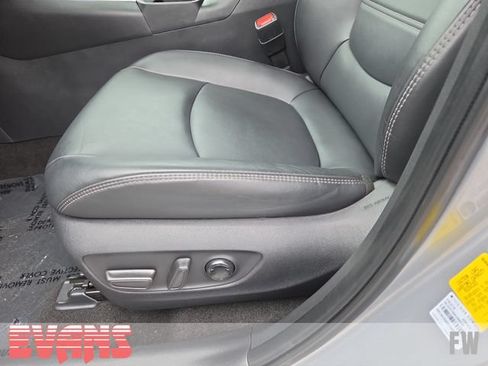 Used 2023 Toyota RAV4 XLE Premium AWD/4WD image 21