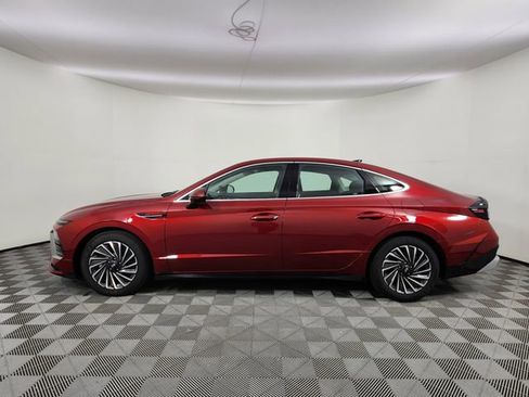Certified 2025 Hyundai Sonata SEL FWD image 2