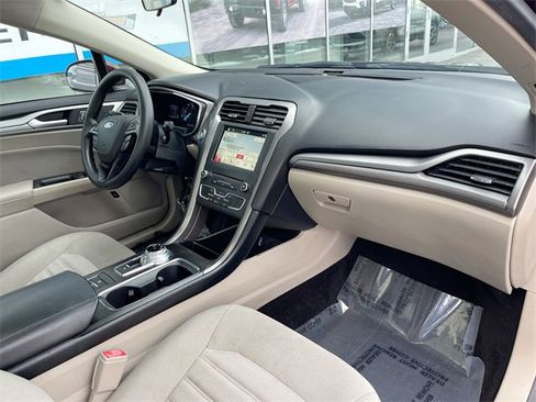Used 2018 Ford Fusion SE image 28