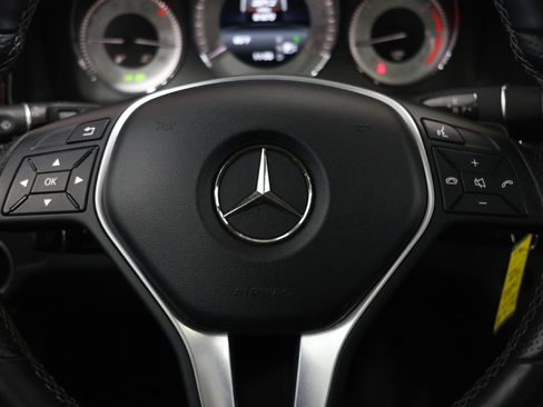 Used 2015 Mercedes-Benz GLK 250 BlueTEC 4MATIC image 17