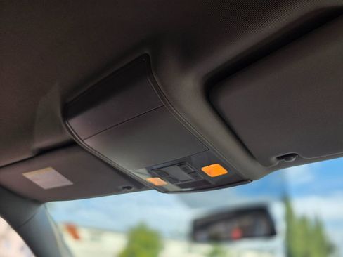 Used 2018 Volkswagen Atlas S image 18