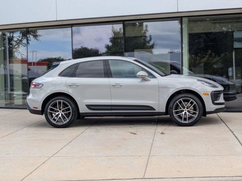 Certified 2025 Porsche Macan image 8