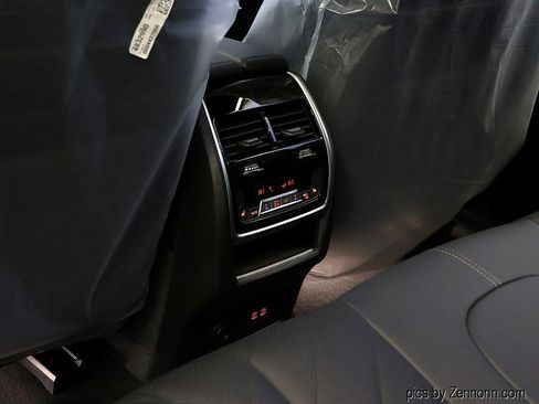 Used 2026 BMW X5 xDrive40i w/ M Sport Package AWD/4WD image 11
