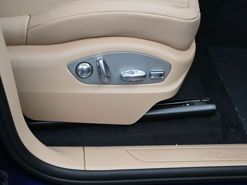 New 2026 Porsche Macan image 11