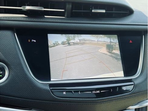 Used 2018 Cadillac XT5 Luxury w/ Driver Awareness Package image 23