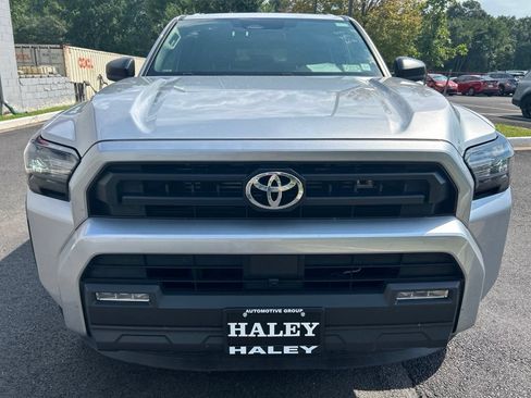Used 2025 Toyota 4Runner SR5 AWD/4WD image 15