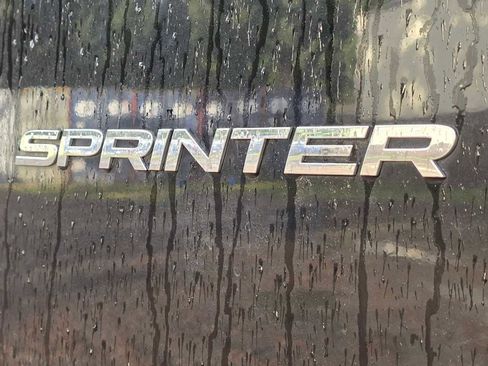 Used 2024 Mercedes-Benz Sprinter 2500 image 18