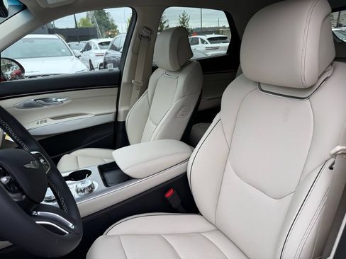 Certified 2026 Genesis GV70 2.5T Advanced AWD/4WD image 10