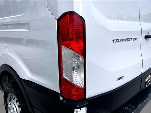 Used 2023 Ford Transit 250 Medium Roof AWD image 31
