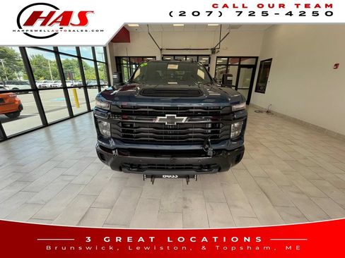 Used 2025 Chevrolet Silverado 2500 Custom w/ Custom Value Package AWD/4WD image 10