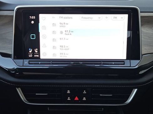 Used 2025 Volkswagen Atlas SE FWD image 21