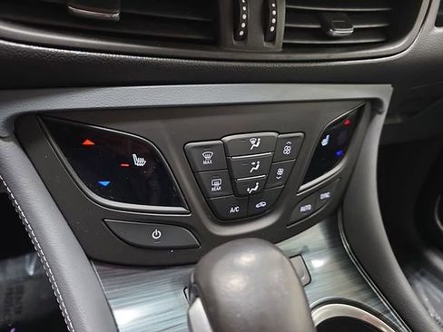 Used 2020 Buick Envision Premium AWD/4WD image 22