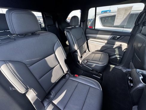 Used 2025 Buick Enclave Preferred image 12