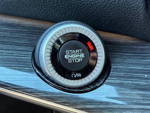 Used 2022 Jeep Wagoneer Series III image 35