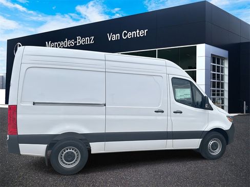 New 2025 Mercedes-Benz Sprinter 2500 image 3