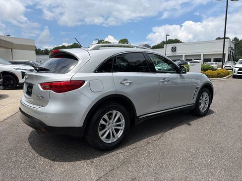 Used 2017 INFINITI QX70 2WD w/ Premium Package image 13