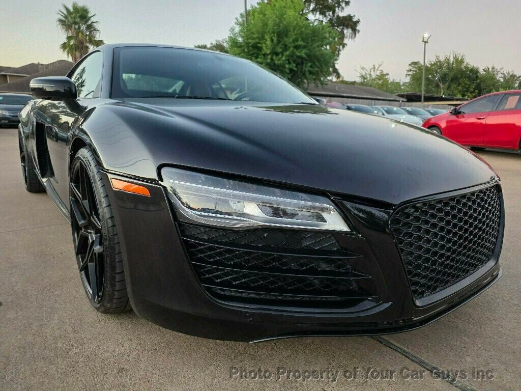 Used 2015 Audi R8 V8 w/ Extended Leather Package AWD/4WD image 3