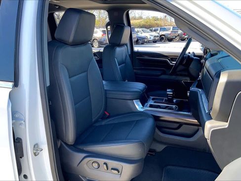 Used 2024 GMC Sierra 1500 SLT image 8