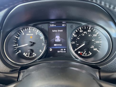 Used 2018 Nissan Rogue SV AWD/4WD image 30