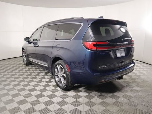 Used 2022 Chrysler Pacifica Pinnacle image 7