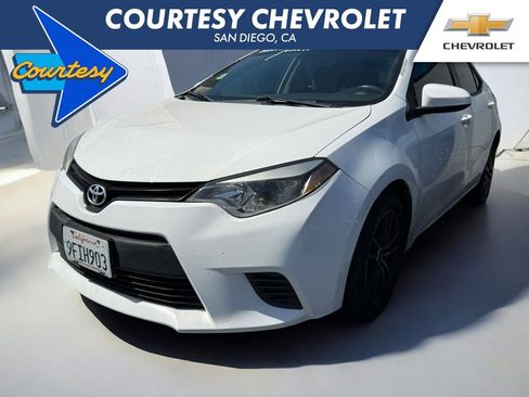 Used 2015 Toyota Corolla LE image 1