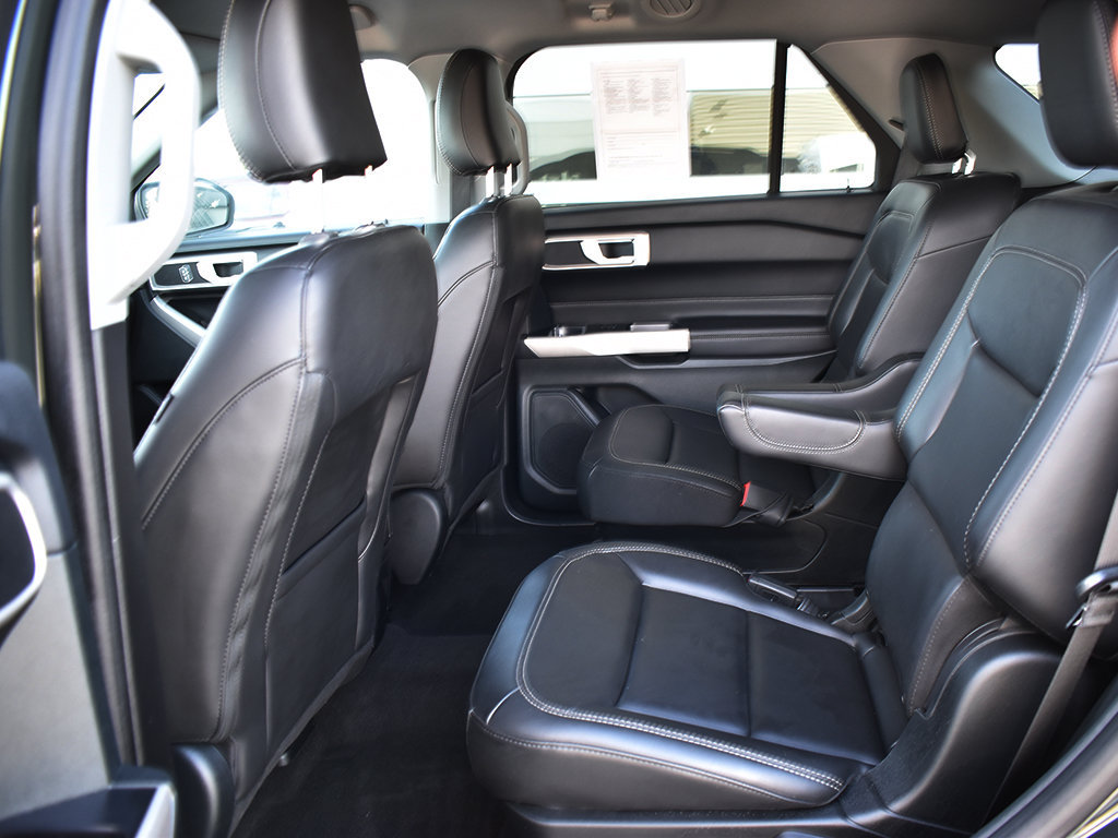 Certified 2024 Ford Explorer XLT w/ Equipment Group 202A AWD/4WD image 6