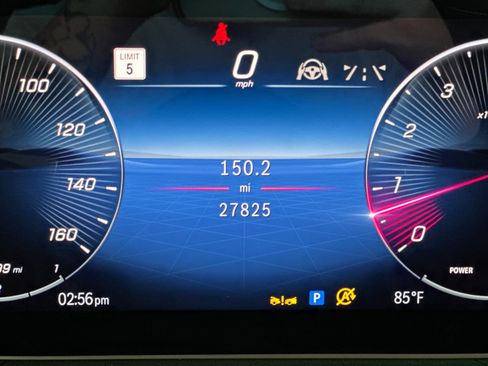 Used 2025 Mercedes-Benz GLE 350 4MATIC w/ Driver Assistance Package image 31