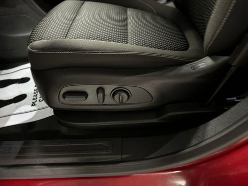 Used 2023 GMC Acadia SLE w/ Driver Convenience Package image 13