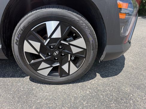 Used 2024 Hyundai Kona SEL FWD image 18