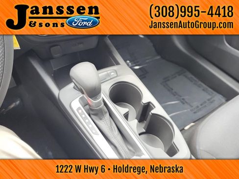 Used 2025 Chevrolet Trax LS image 28